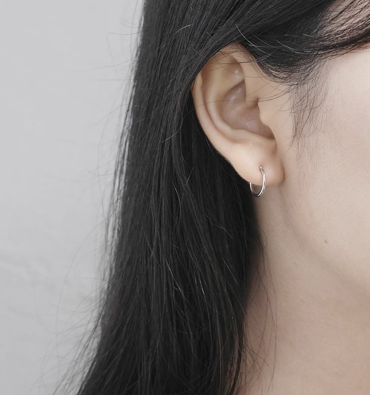 6月上旬再販予定】Line（SV925 Earrings） | 痛くないイヤリング WOJE